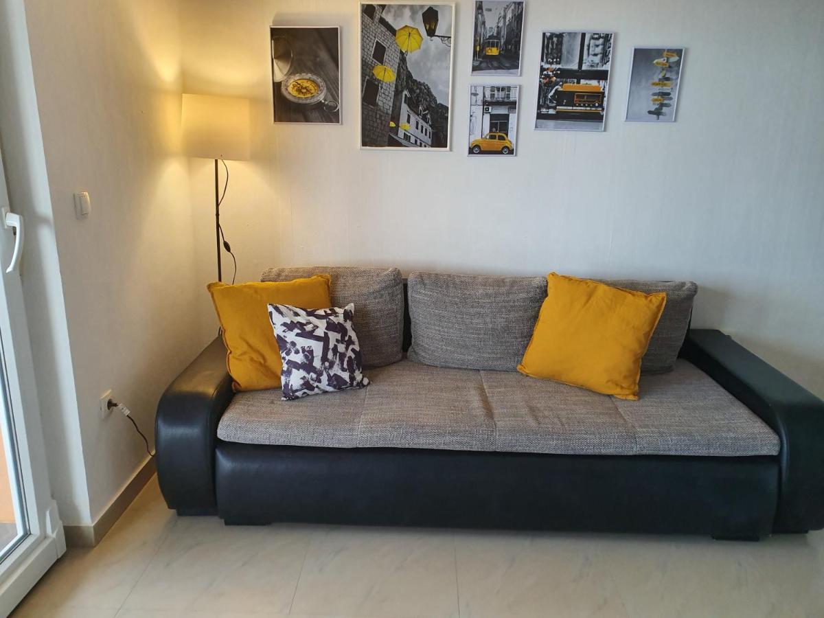 Lavender Apartments Drage Bagian luar foto