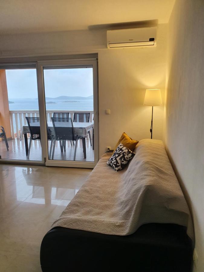 Lavender Apartments Drage Bagian luar foto