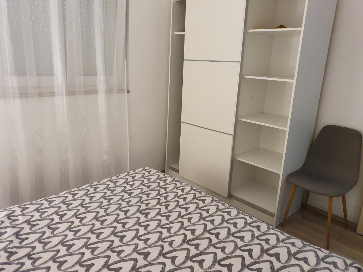 Lavender Apartments Drage Bagian luar foto