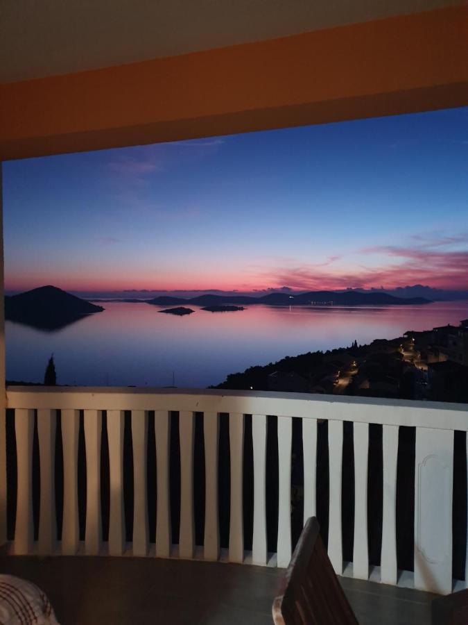 Lavender Apartments Drage Bagian luar foto