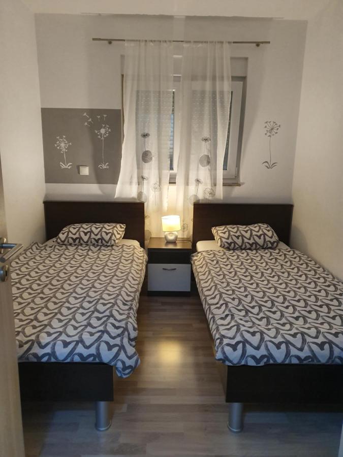 Lavender Apartments Drage Bagian luar foto