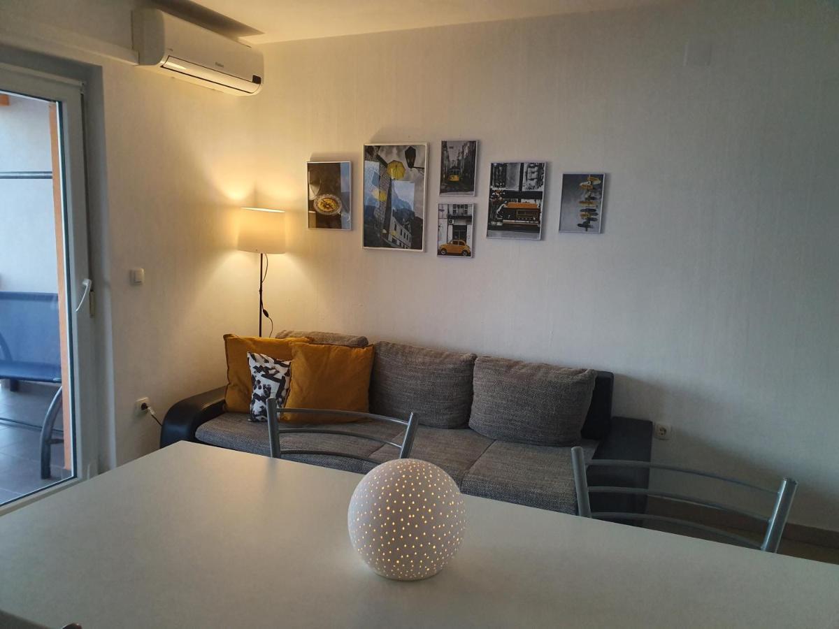 Lavender Apartments Drage Bagian luar foto