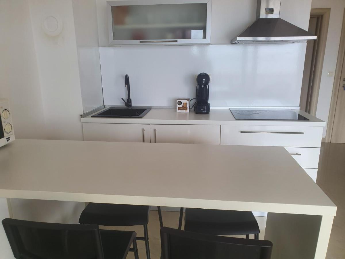 Lavender Apartments Drage Bagian luar foto