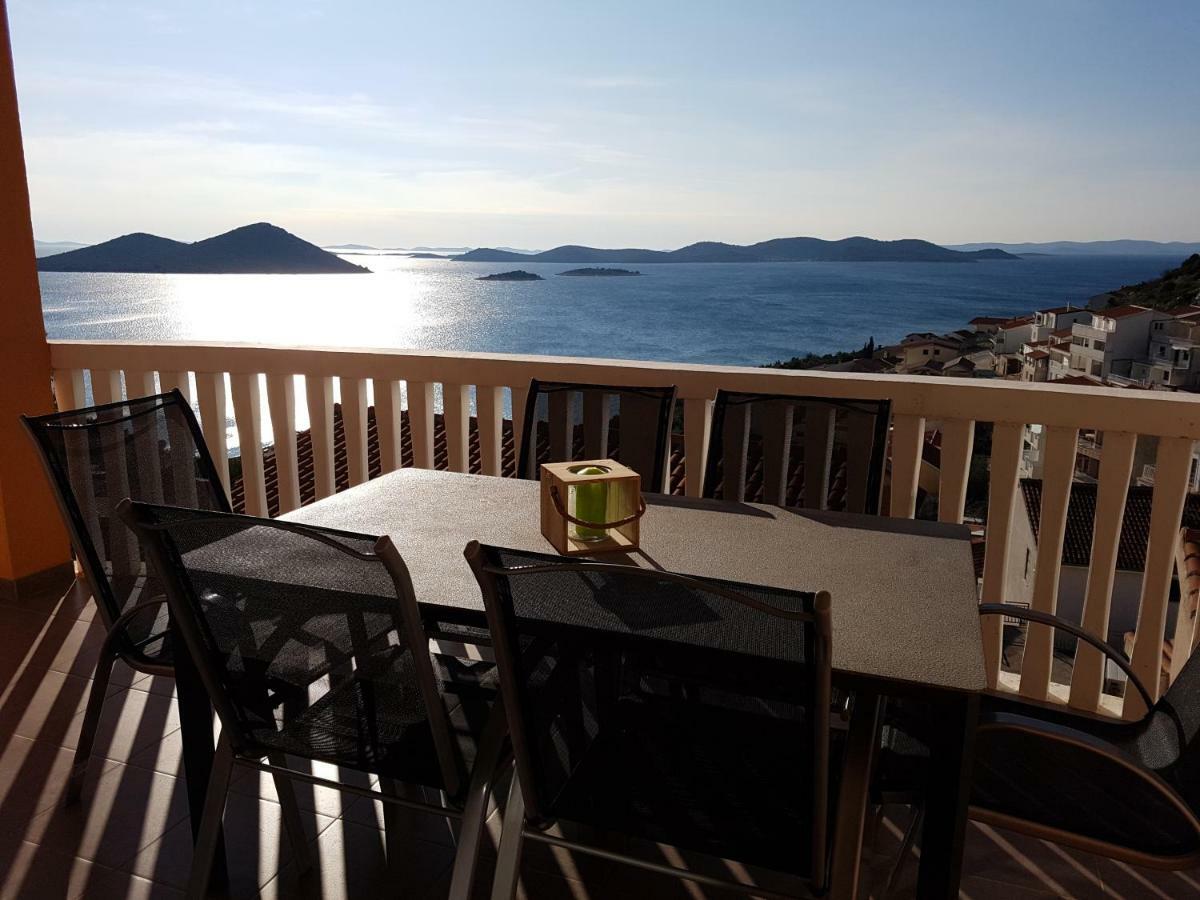 Lavender Apartments Drage Bagian luar foto
